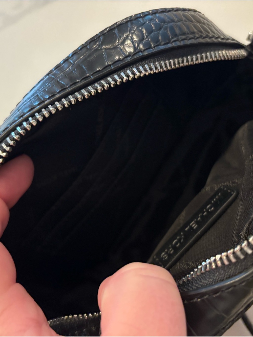 MICHAEL Michael Kors Black Croc-Trim Leather Camera Bag - Picture 4 of 4